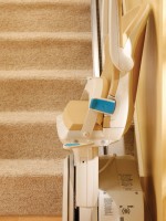 Treppenlift   für gerade Treppen :: schmale Bauform